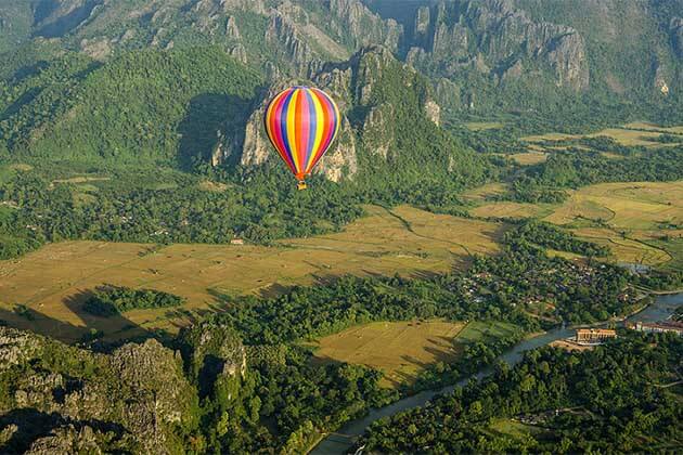 balloon-in-Vang-Vieng,Laos Packages 