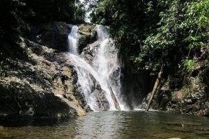 Nam Dee Watrefall exploration with go laos tours (1)