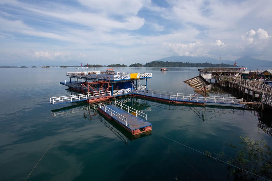 Nam Ngum Reservoir travel tour guide during laos tours