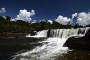 Tad Leuk Waterfall travel with go laos tours (1)