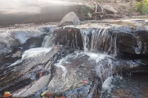 Tad Moun Waterfall travel with go laos tours (3)