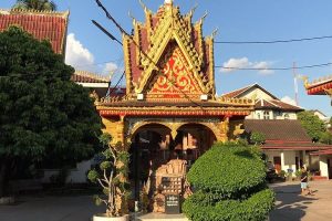 Wat Chan temple travel with go laos tours (1)