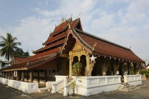 Wat Mai Suwannaphumaham in laos tours