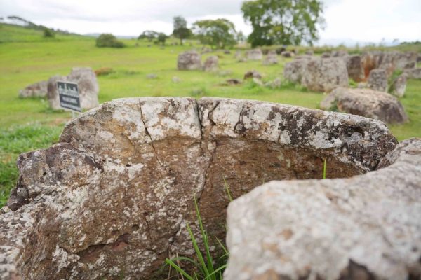 8 days tour in laos visit plain of jars