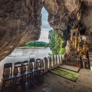 Laos tour Houeixay Pakbeng Luang Prabang 4 days 3 nights