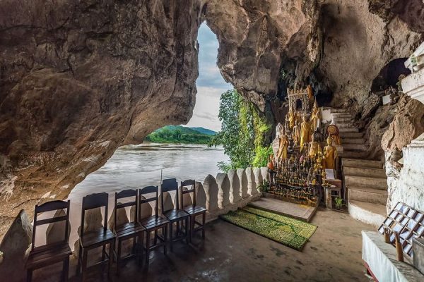 Laos tour Houeixay Pakbeng Luang Prabang 4 days 3 nights